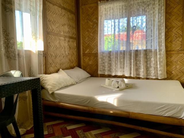 Old Parola Seaside Inn Балер Екстериор снимка